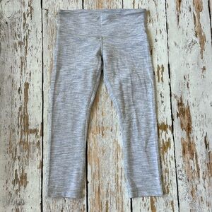 Lululemon wonder under crop sz 6 space grey
